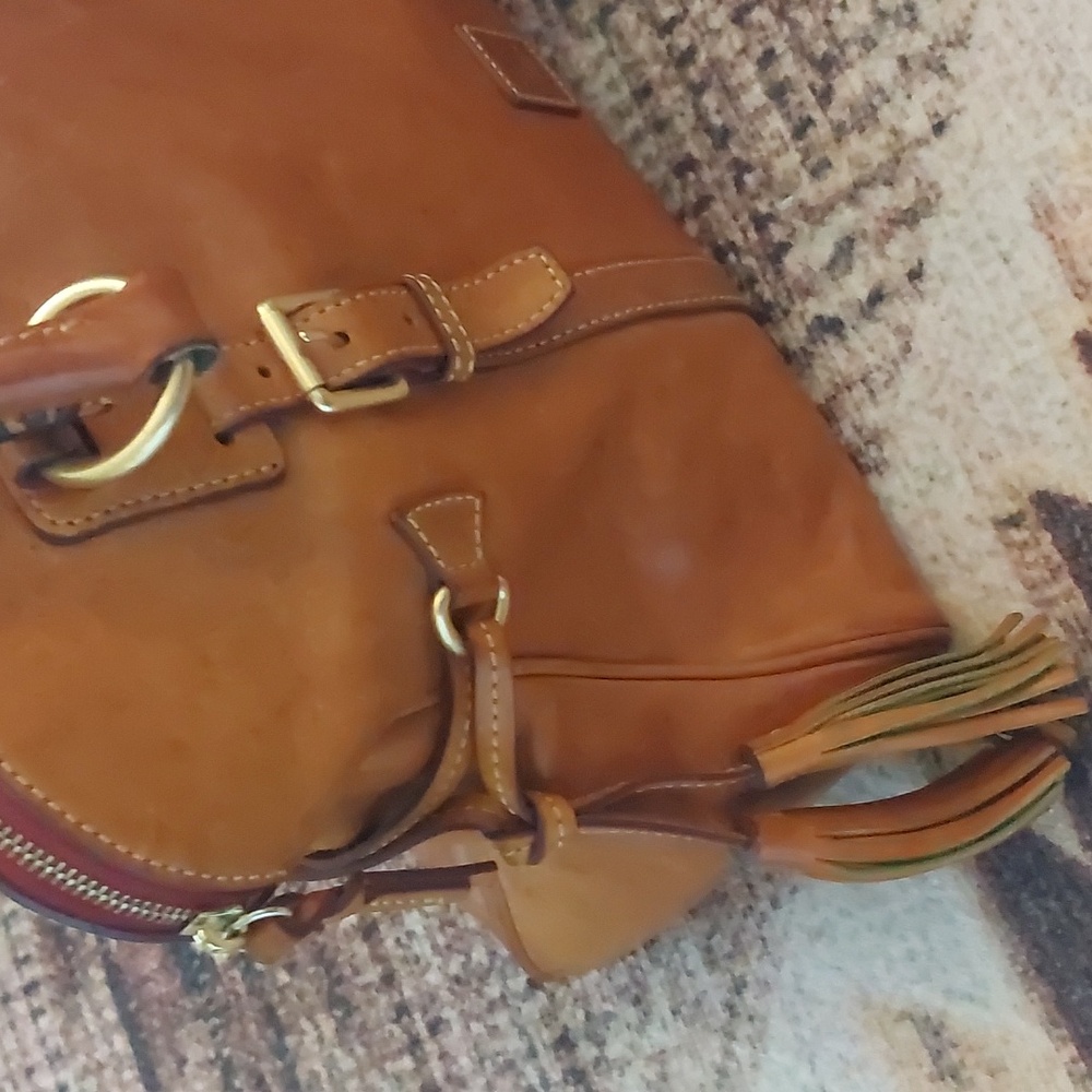 Dooney&Bourke Florentine Leather Domed 🌼 - Picture 3 of 16